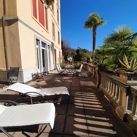In Setting, Cleaning Included Vignone
